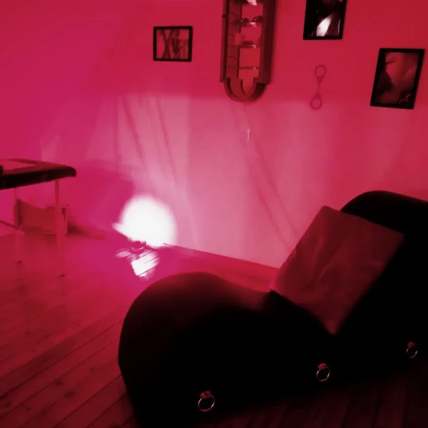 Le sofa tantrique de la loveroom